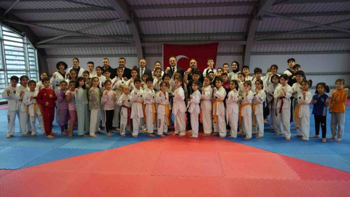 Bakan Yardımcısı Enes Eminoğlu, Kırıkkale’de Gençlerle Buluştu