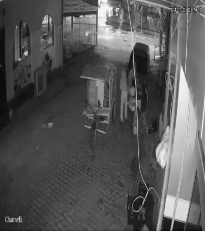 Hırsızlar Motosikleti Kasalı Motosiklete Yükleyip Çaldı