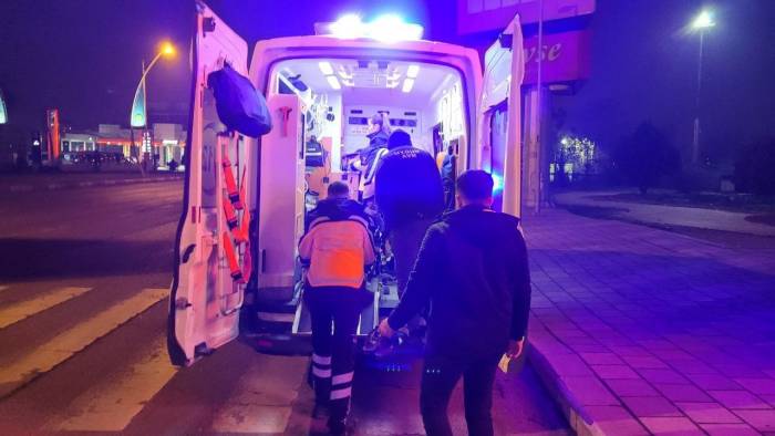 Hafif Ticari Araç İle Otomobil Çarpıştı: 1 Yaralı