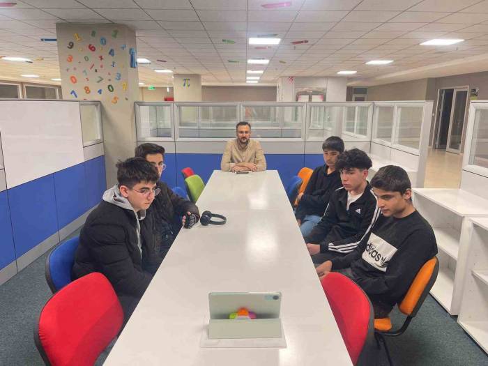 Büyükşehir’in Projesi Gençliğe Değer Katıyor