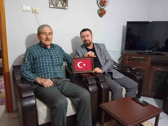 Ak Parti’den 2024’ün İlk Ziyareti Şehit Ailelerine