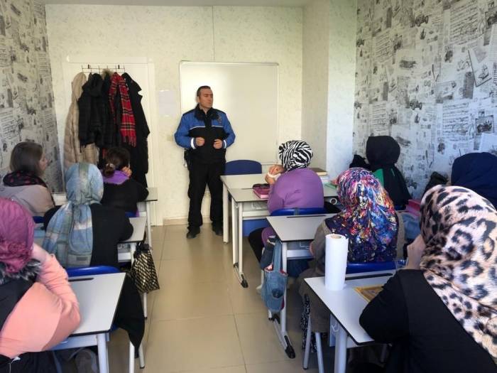 Samsun Polisi Suçlara Karşı Vatandaşları Bilgilendirdi
