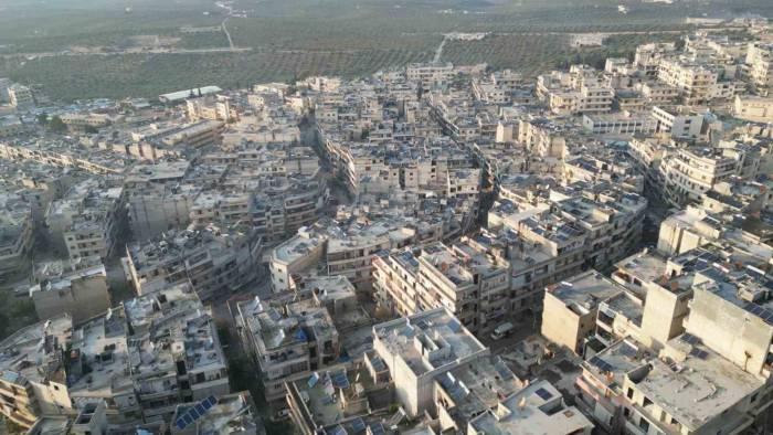 İdlib’de Çadır Kentte Yokluk İçinde Var Olma Mücadelesi