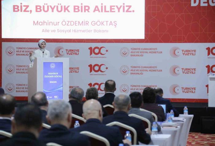 Bakan Göktaş: “Masa Başında Olan İl Müdürleri Değil Sahada Olan İl Müdürleri İstiyorum”