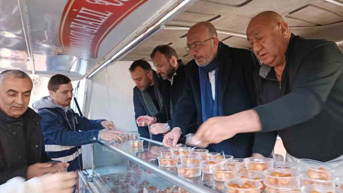 Ak Parti Kütahya İl Gençlik Kolları Başkanlığı, Hüseyin Murat Uysal İçin Lokma Hayrı Yaptı