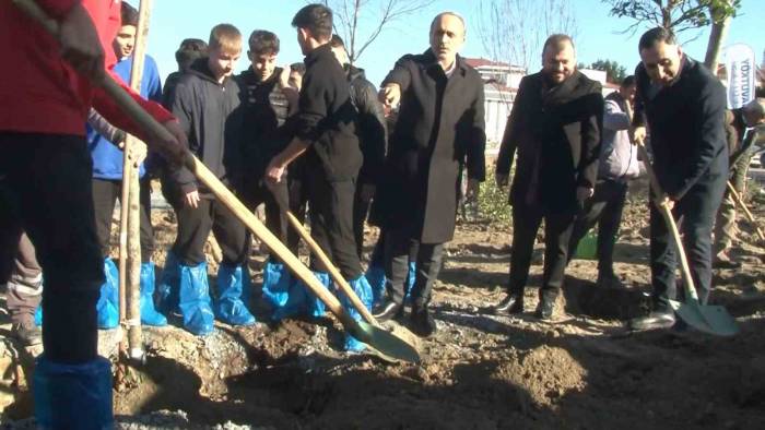 Arnavutköy Korupark’ın Ağaç Dikim Töreni Gerçekleştirildi