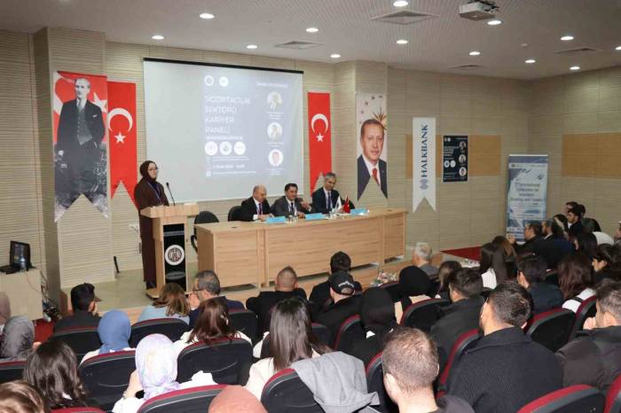 Oltu’da Bankacılık Bölümü Öğrencilerine Sigortacılık Anlatıldı