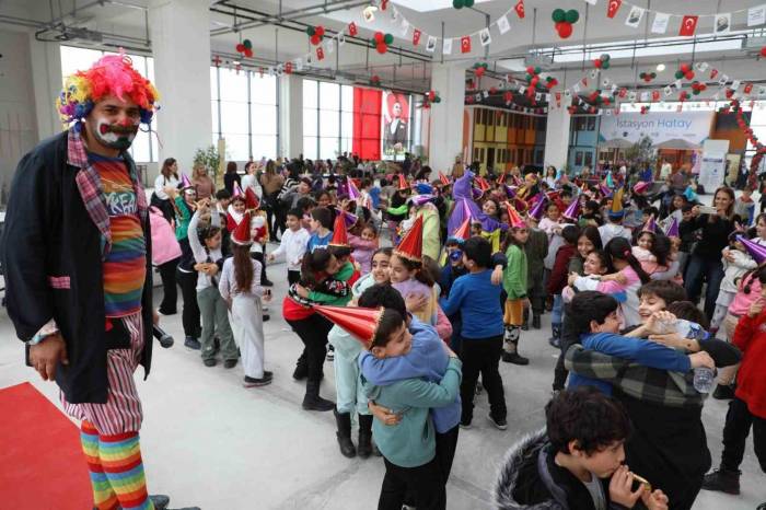 Depremzede Çocuklar Doyasıya Eğlendi