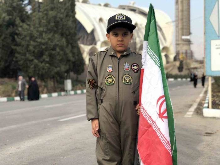 Binlerce İranlı Kirman’daki Terör Saldırısını Protesto Etti