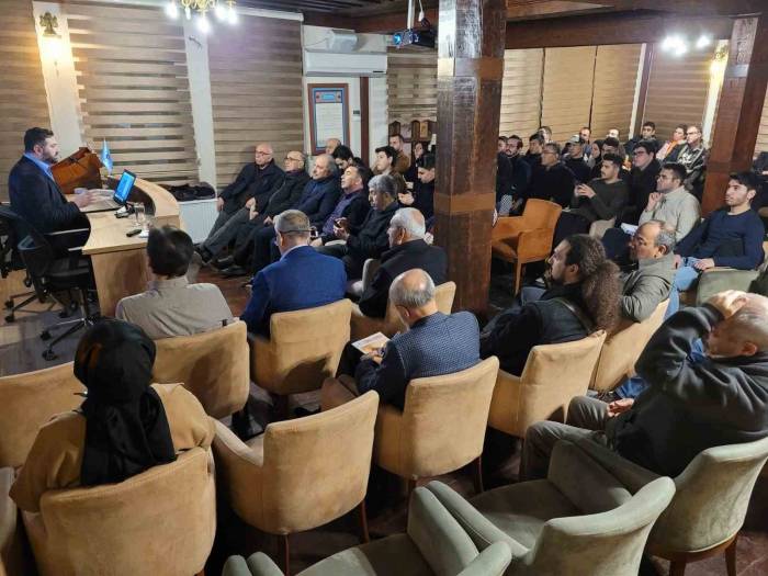 Dr. Enes Depe, "Osmanlılar, 7 Denize Yüzyıllarca Hükmetmenin Gereğini Yerine Getirdi"