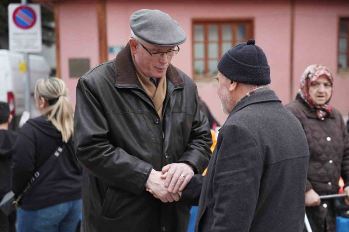 Odunpazarı Belediye Başkanı Kazım Kurt’tan Perşembe Pazarı’na Ziyaret