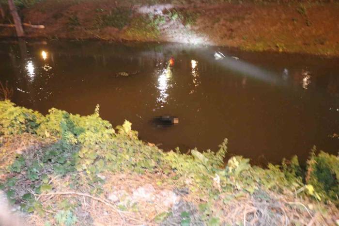 Sakarya’da Derede Erkek Cesedi Bulundu
