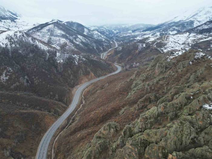 Beyaza Bürünen Geminbeli Geçiti Görsel Şölen Oluşturdu