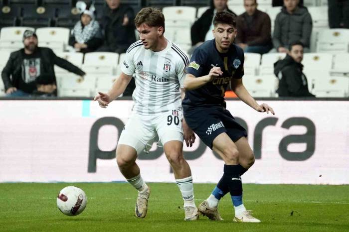 Trendyol Süper Lig: Beşiktaş: 1 - Kasımpaşa: 1 (İlk Yarı)