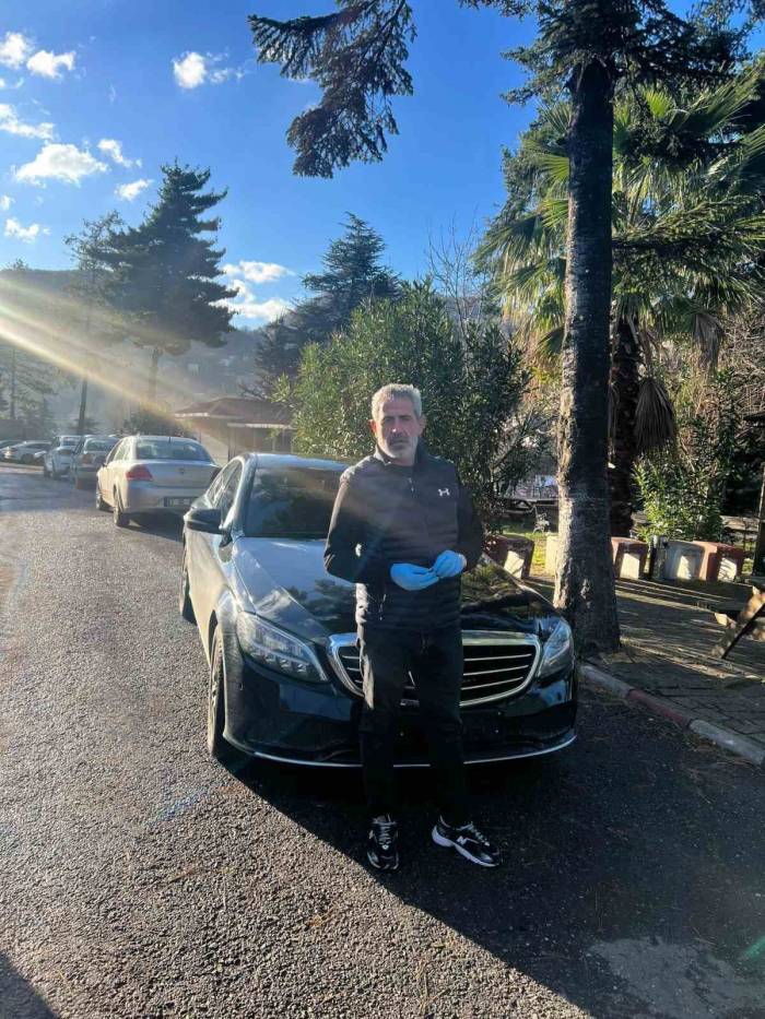 Yalova’da Çaldığı Lüks Otomobille Zonguldak’ta Yakalandı