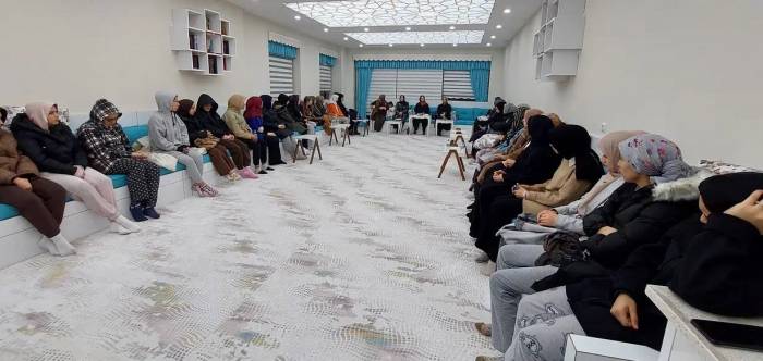 Yurtlarda Kalan Üniversite Öğrencilerine ’islam’da Şehitlik Ve Gazilik’ Konulu Konferans Verildi