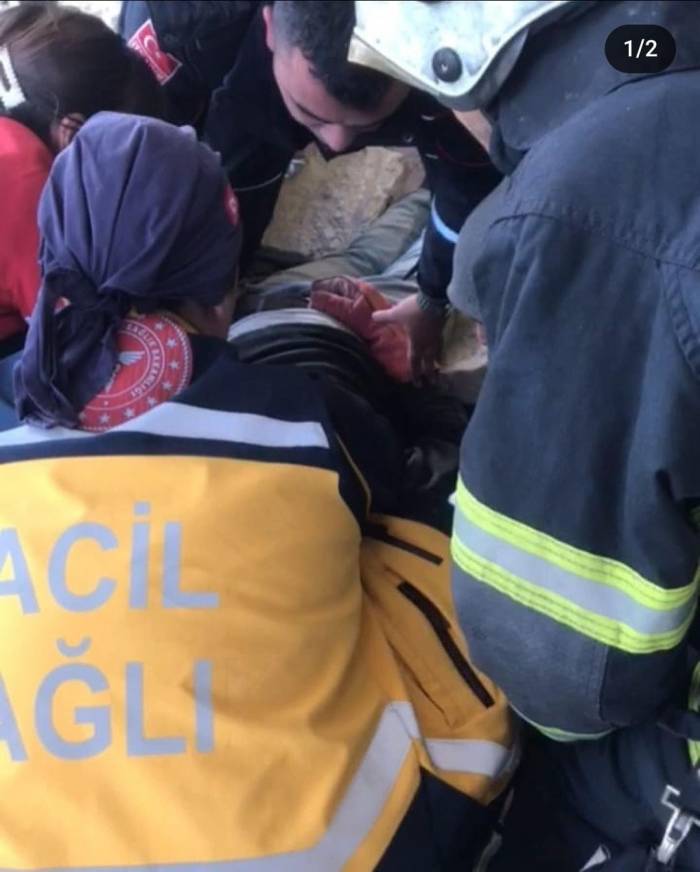 Ağır Hasarlı Binada Meydana Gelen Kazada Bir Vatandaş Yaralandı