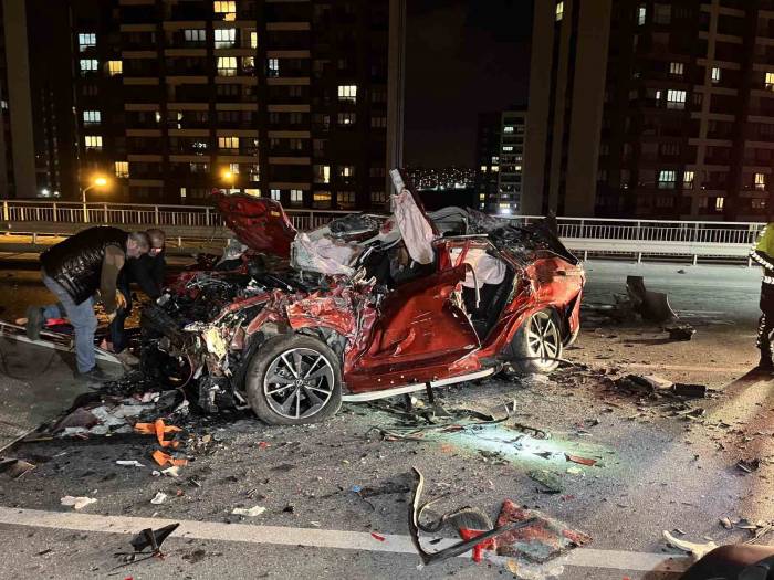 Başakşehir’de Feci Kaza: 3 Ölü, 1 Yaralı