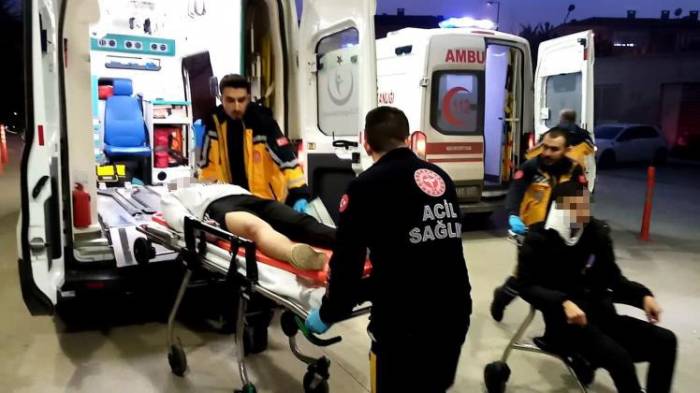 Zabıtayla Aracı İle Motosiklet Çarpıştı: 2 Yaralı