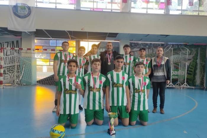 Sarıgöl Ortaokullarından Voleybolda Büyük Başarı