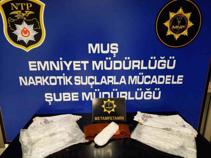 Beline Ve Bacaklarına Sardığı Uyuşturucuyla Yakalandı