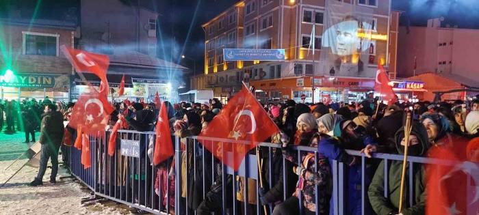 Sarıkamış’ta Binlerce Kişi Şehitler İçin Yürüdü