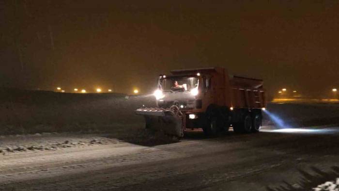 Van’da 492 Yerleşim Yerinin Yolu Ulaşıma Kapandı