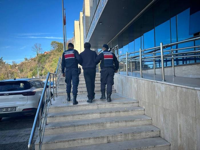 Jandarma Ekipleri Hapis Cezası Bulunan 2 Zanlıyı Yakaladı
