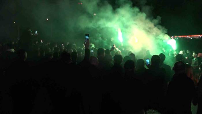 Bursa Büyükşehir Belediye Başkanı Aktaş, Bursa’da Meşalelerle Karşılandı