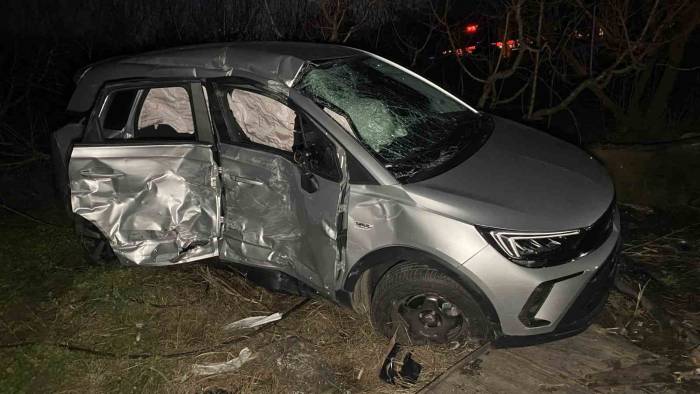 Çanakkale’de Yolcu Midibüsü İle Otomobil Çarpıştı: 1 Ölü, 4 Yaralı