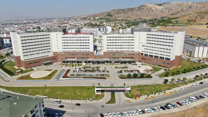 Fethi Sekin Şehir Hastanesi, Şehir Nüfusunun 3 Katı Hasta Kabul Etti