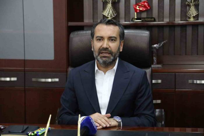 Türkiye’nin En Genç Belediye Başkanı Seçilmişti: Elazığ’da Yola Devam Kararı