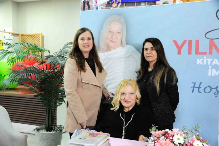 Serebral Palsi Hastası 52 Yaşındaki Kadın Burnuyla Kitap Yazdı