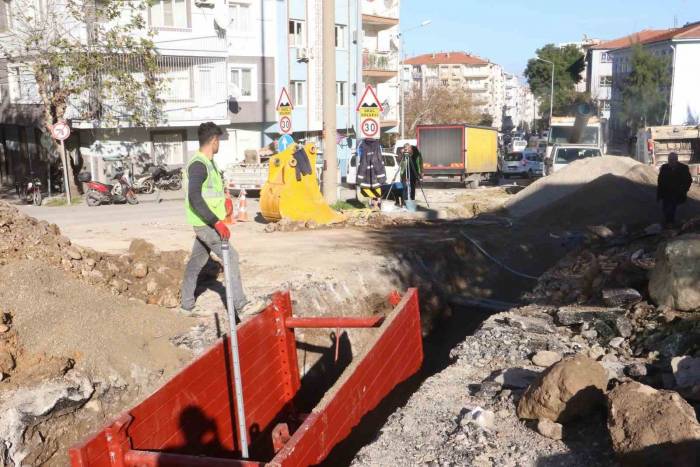 Ulutepe Caddesi’nin Yağmur Suyu Hattında İlk Kazma Vuruldu