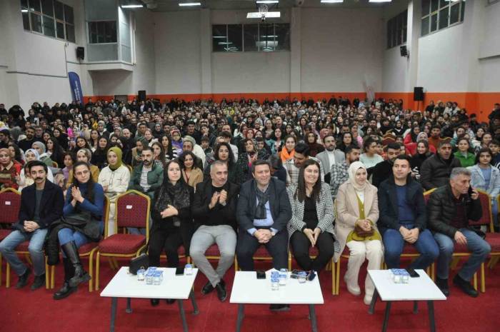 Bulanık’ta Türk Halk Müziği Konseri Düzenlendi