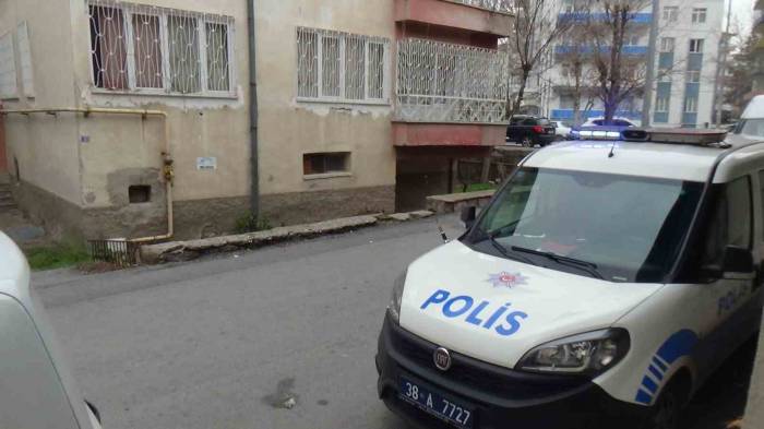 Yaşlı Adam Evinde Ölü Bulundu