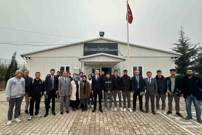 Samsat’da ‘Gençlerle Baş Başa’ Projesi Başladı