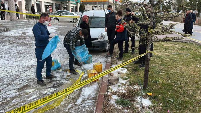 Niğde’de Patlayan Kargo Nedeniyle 4 Ptt Kargo Çalışanı Zehirlendi