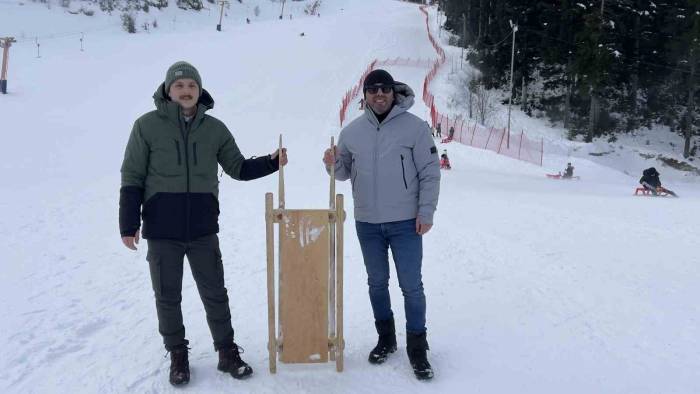 Artvin Atabarı Kayak Merkezi Hafta Sonu Ziyaretçilerini Ağırladı