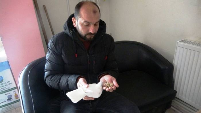 Kar Altında Kalan Güvercine Esnaf Sahip Çıktı