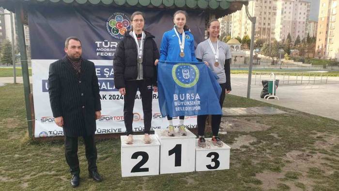 Bursa Büyükşehir Belediyespor Kulübü Sporcuları Yine Kürsüde