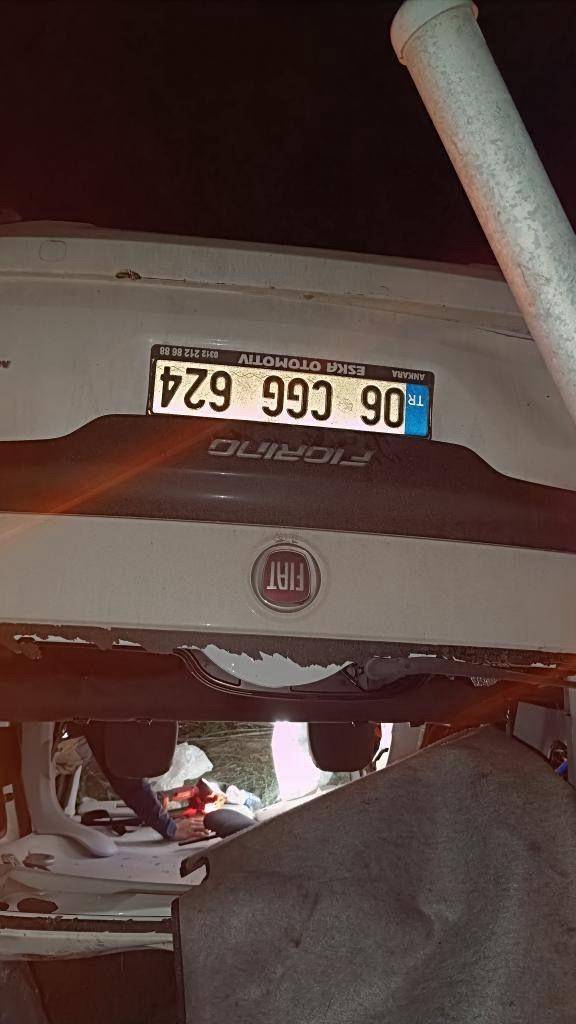 Kontrolden Çıkan Hafif Ticari Araç Takla Attı, Sürücü Yaralandı