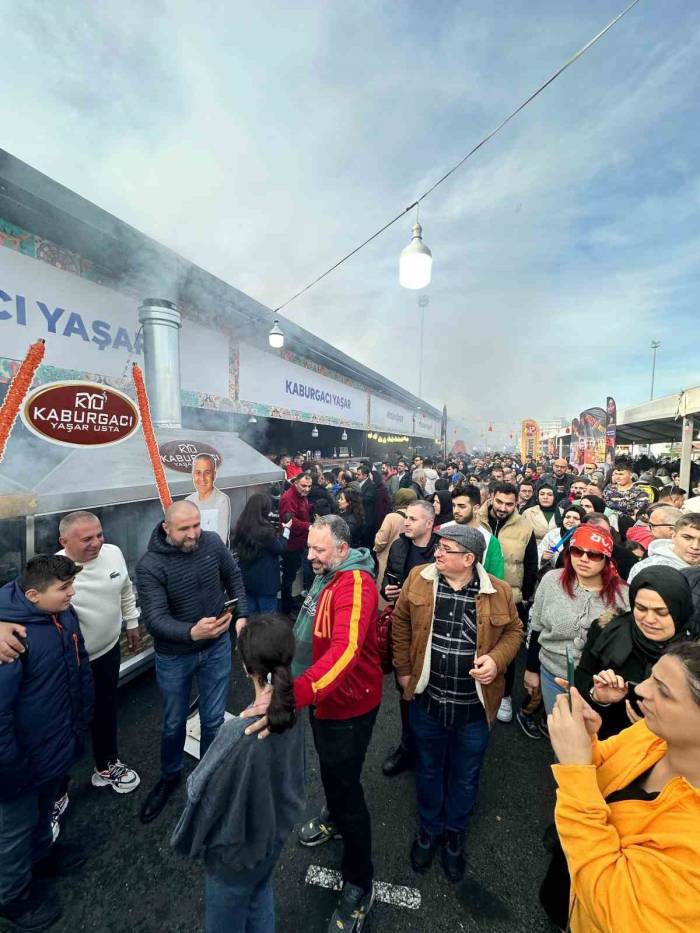 İstanbullular Adana Kebaba Doydu