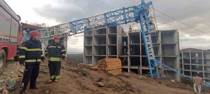 Manisa’da Vinç Devrildi: 1 Ölü