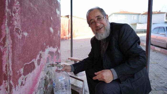 Evlerdeki Suyu Kullanamayanlar Çareyi Bu Çeşmede Buldu: Ücretsiz Doğal Kaynak Suyu