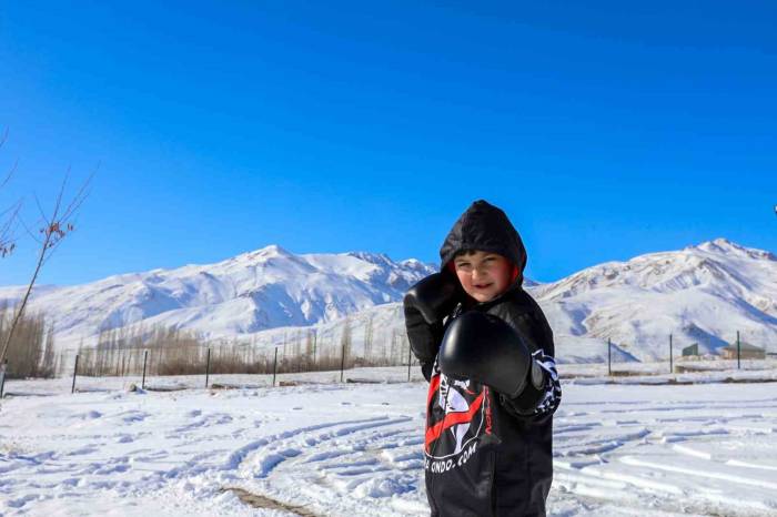 Muhammed Ali’yi Örnek Alıp Gözünü Dünya Şampiyonluğuna Dikti