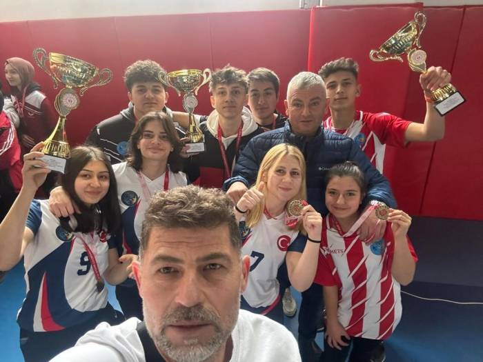 Pazarlar Spor Lisesinin Floor Curling İl Finallerinde Büyük Başarısı