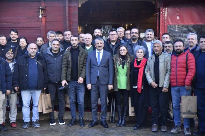 Vali Sezer, 10 Ocak Çalışan Gazeteciler Günü’nde Gazetecilerle Kahvaltıda Bir Araya Geldi