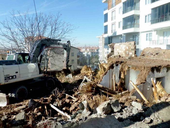 Aksaray’da Son 5 Yılda Bin 56 Metruk Bina Ortadan Kaldırıldı