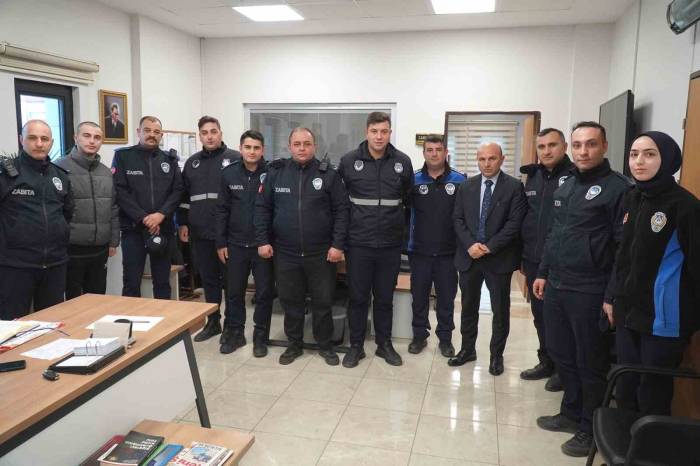 Altınova Zabıtasından Özverili Çalışma